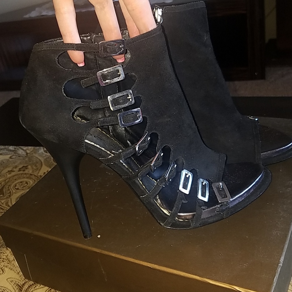Brand new bebe dressy shoes with zipper i